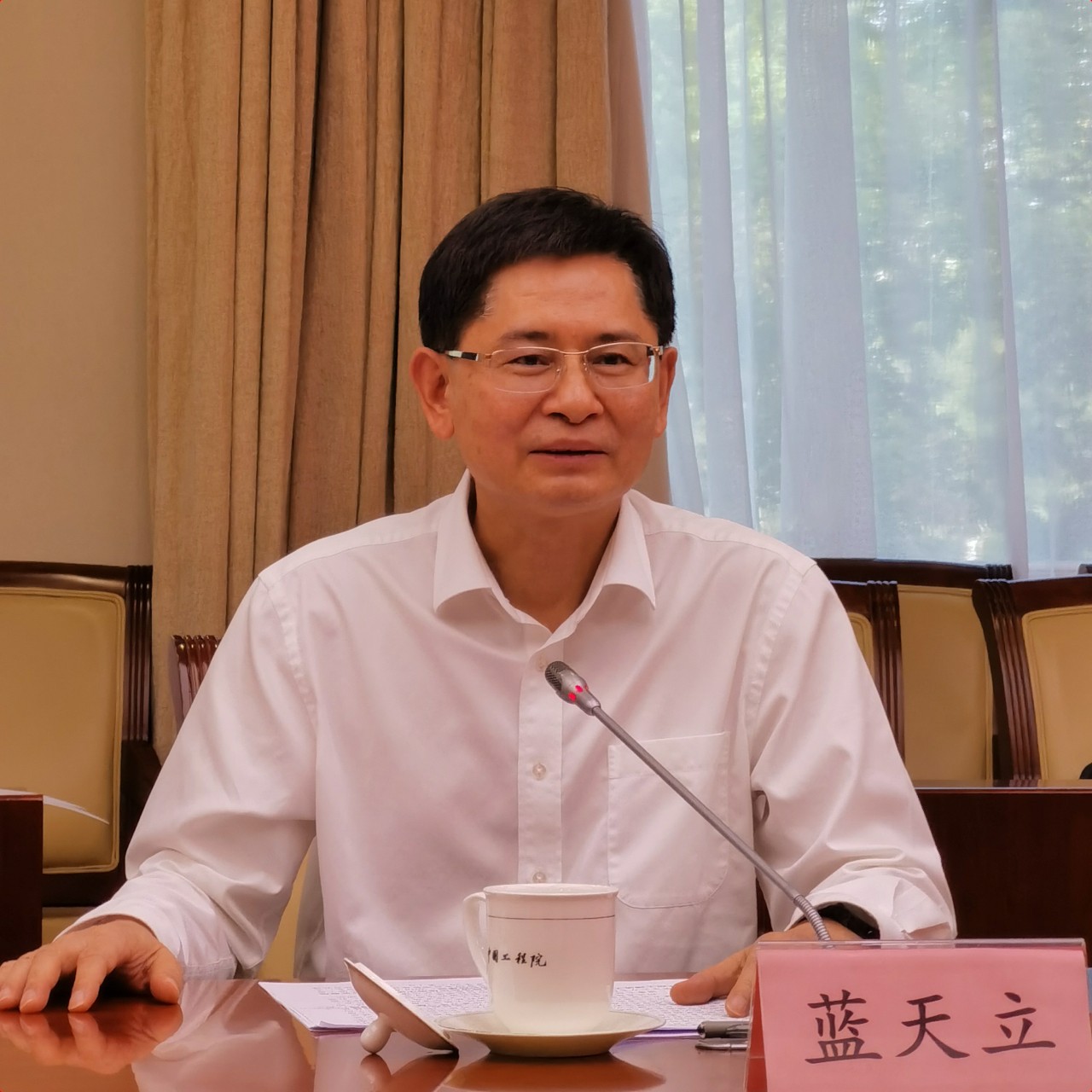 中国工程院与广西壮族自治区政府举行工作会谈